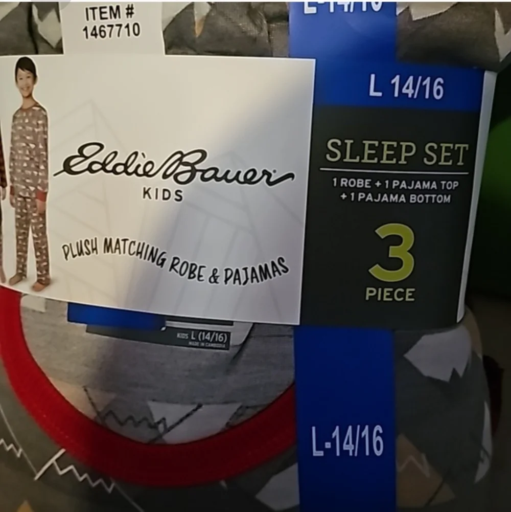 Eddie Bauer Youth 3-piece Pajama Set Plush matching robe and Pajama Set nwt